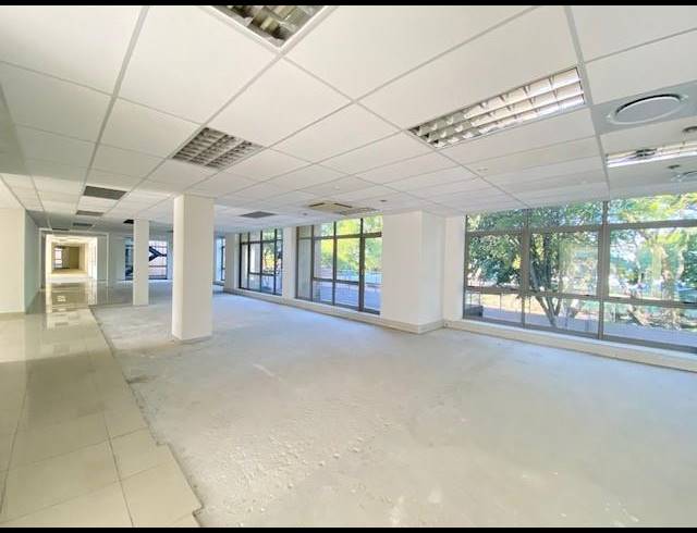 2,158M² OFFICE TO LET IN BRYANSTON